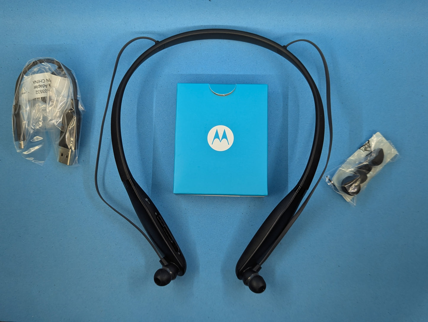 Motorola Moto Surround Neckband Bluetooth Earphones – Sweatproof & Secure Fit